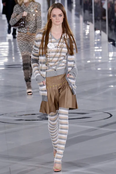 Look 32
